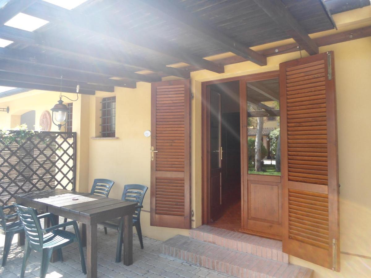 Agriturismo Le Pescine Vada Buitenkant foto